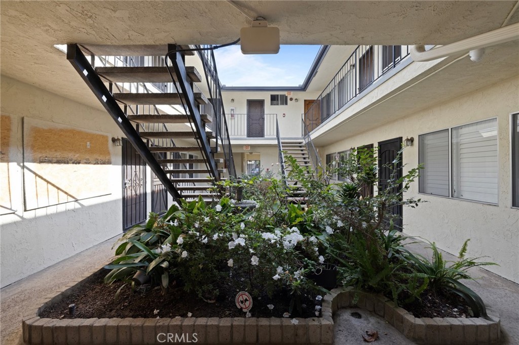 360 Gladys Avenue 3 Property Photo 1