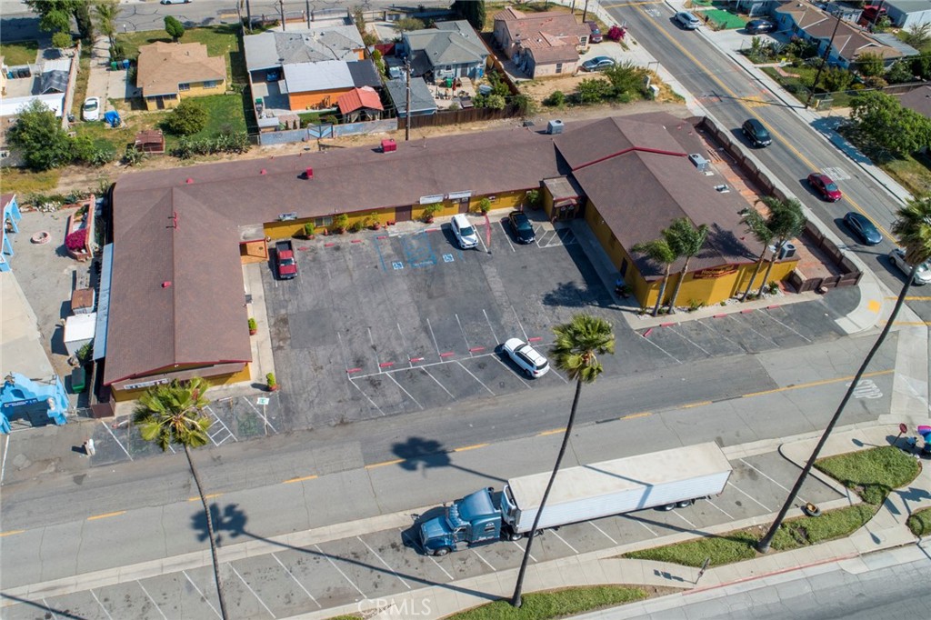 13490 Magnolia Avenue Property Photo