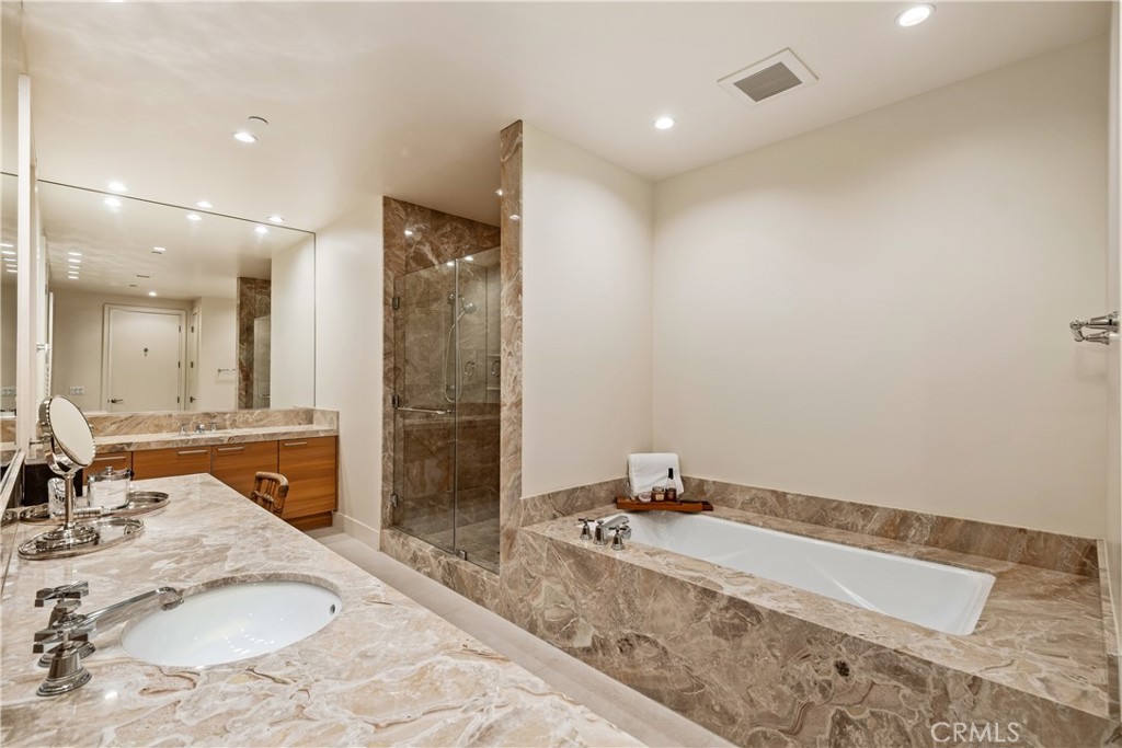 10776 Wilshire Boulevard 901 Property Photo 32