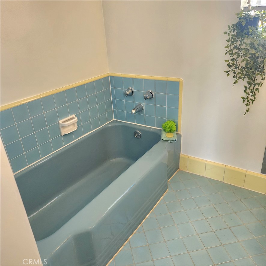 7106 Flight Avenue Property Photo 12