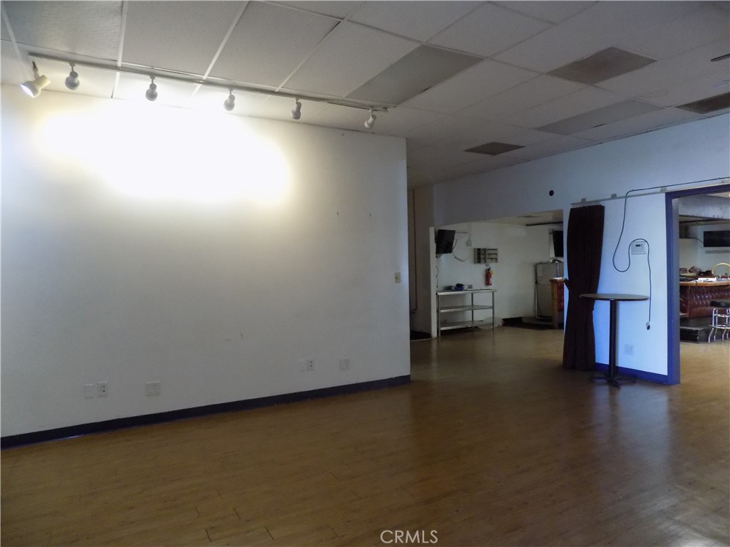300 E Main Street Property Photo 7