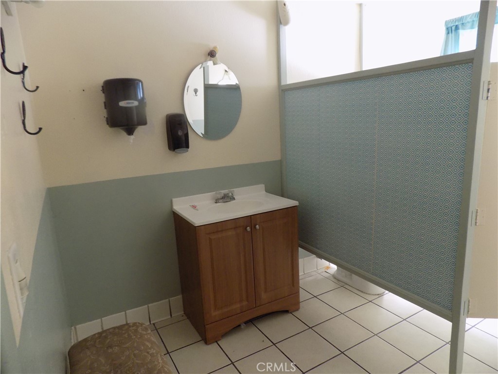 300 E Main Street Property Photo 27