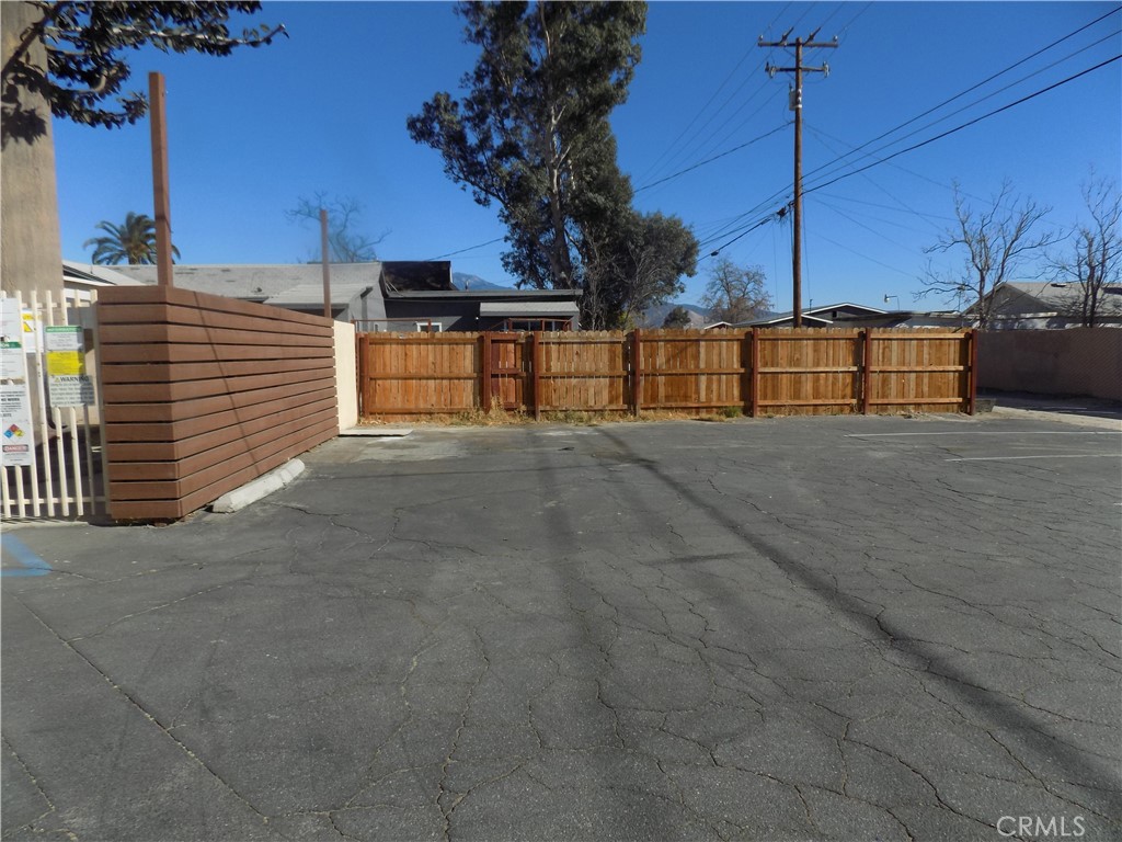300 E Main Street Property Photo 28