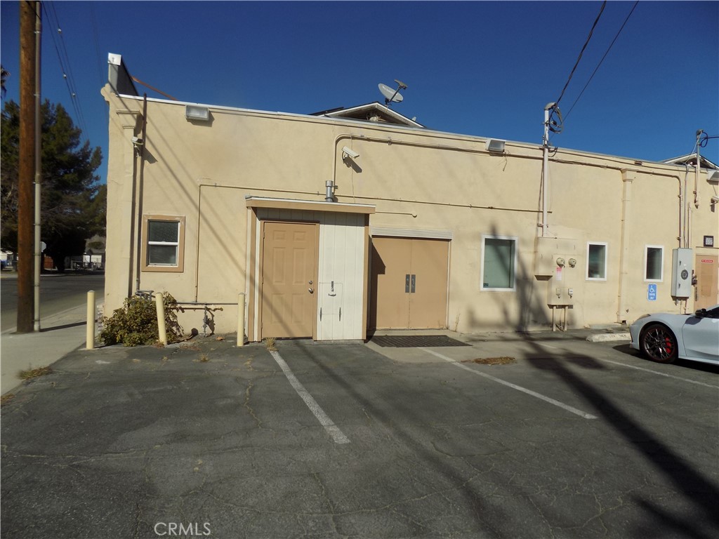 300 E Main Street Property Photo 29