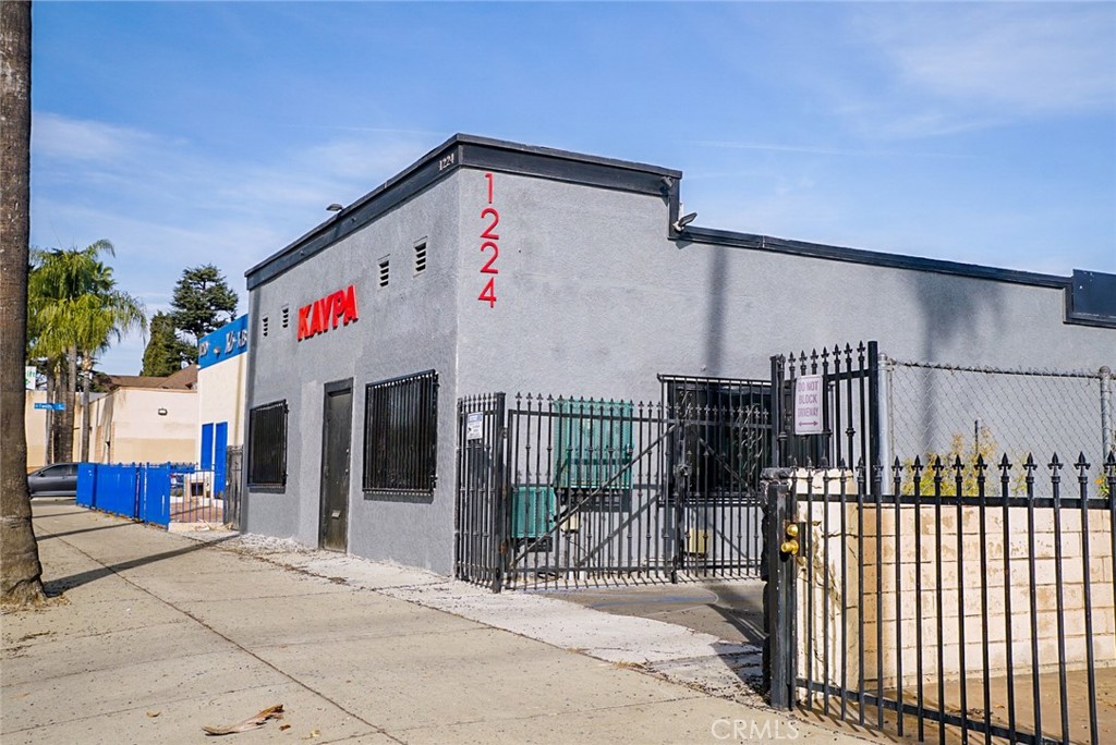 1224 S Garey Avenue Property Photo 2