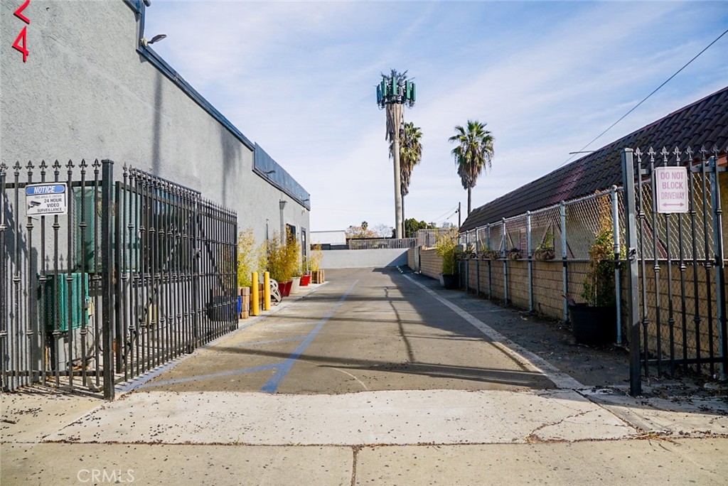1224 S Garey Avenue Property Photo 3