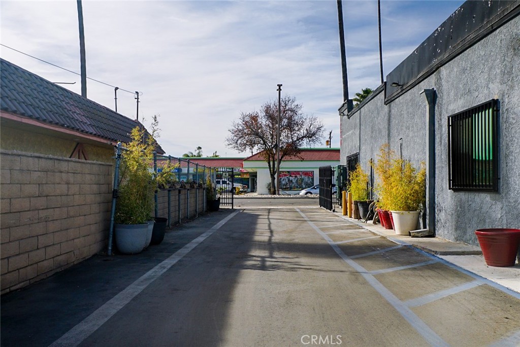 1224 S Garey Avenue Property Photo 15