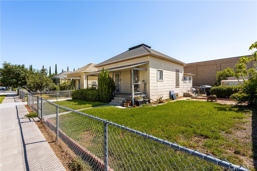 171 N Cypress Street Property Photo 8