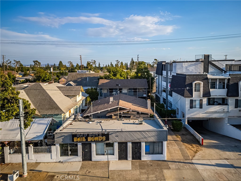 1106 W Santa Ana Boulevard Property Photo 2