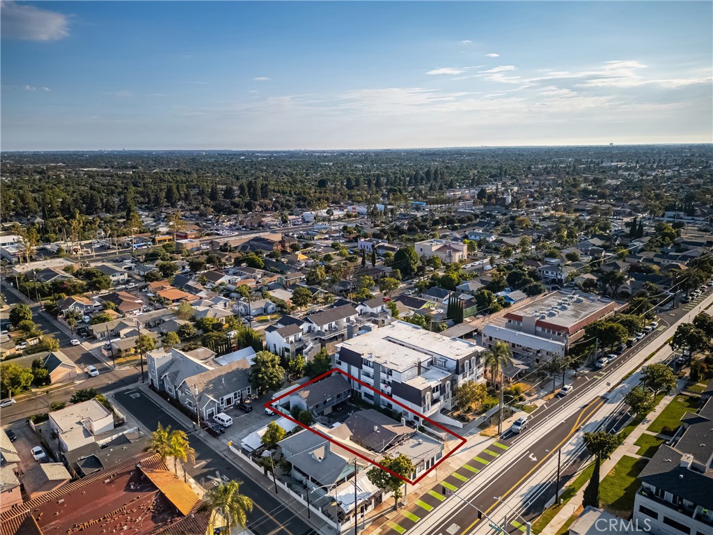 1106 W Santa Ana Boulevard Property Photo 3