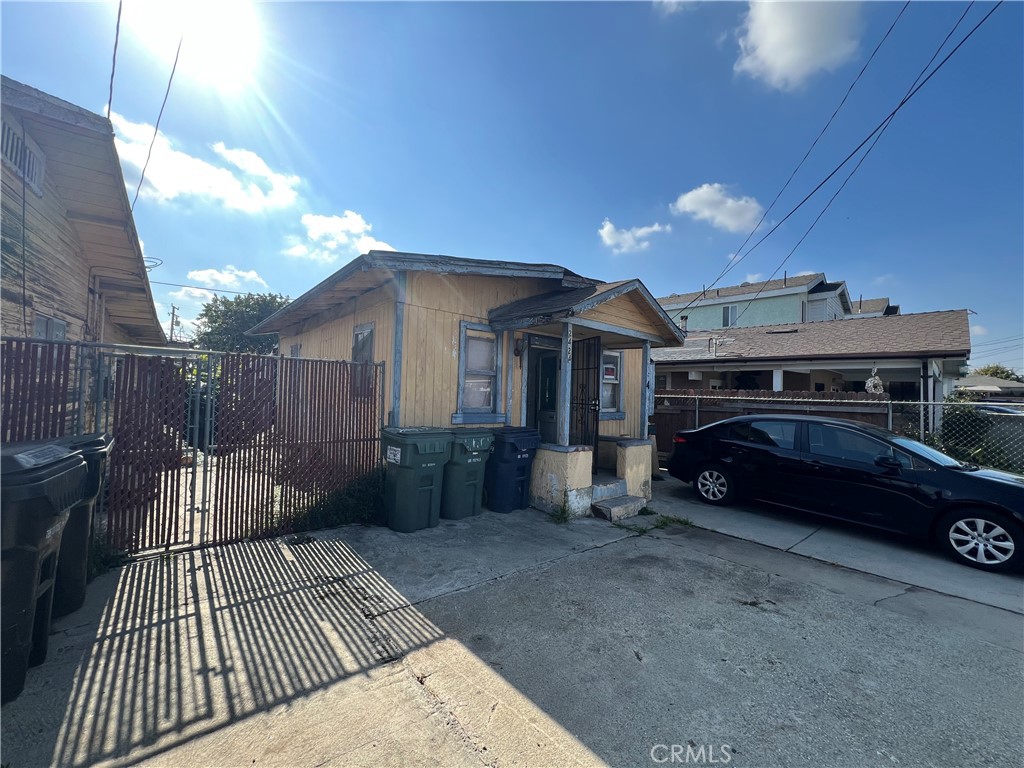 2424 E Stockwell Street Property Photo 2