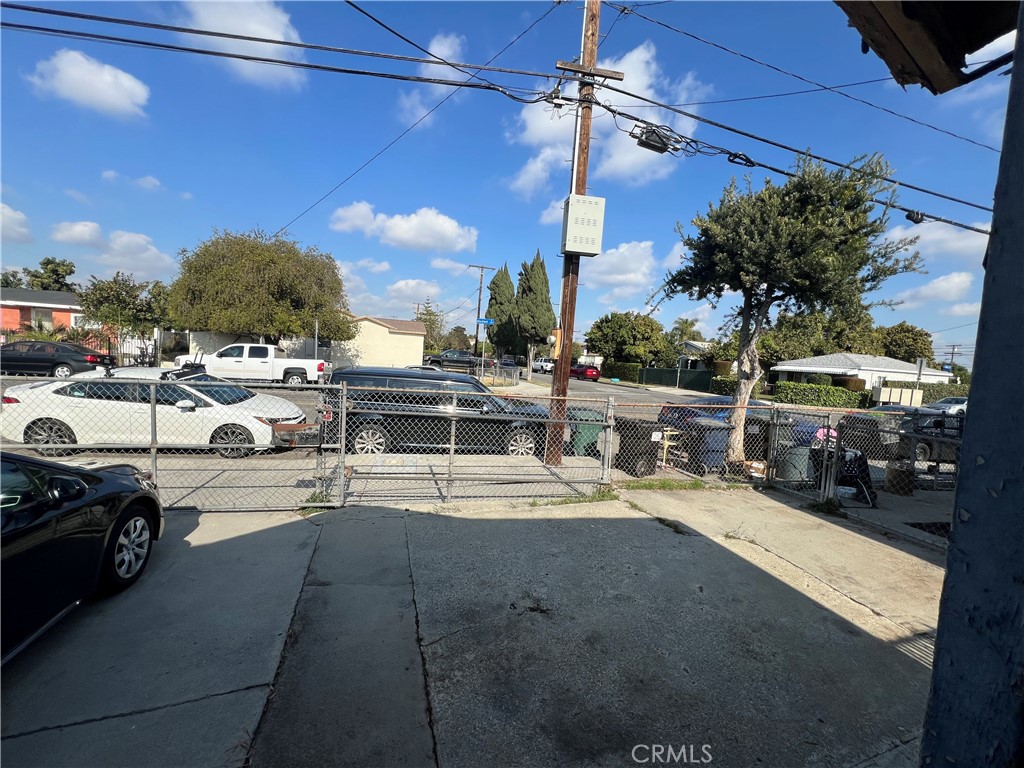 2424 E Stockwell Street Property Photo 3