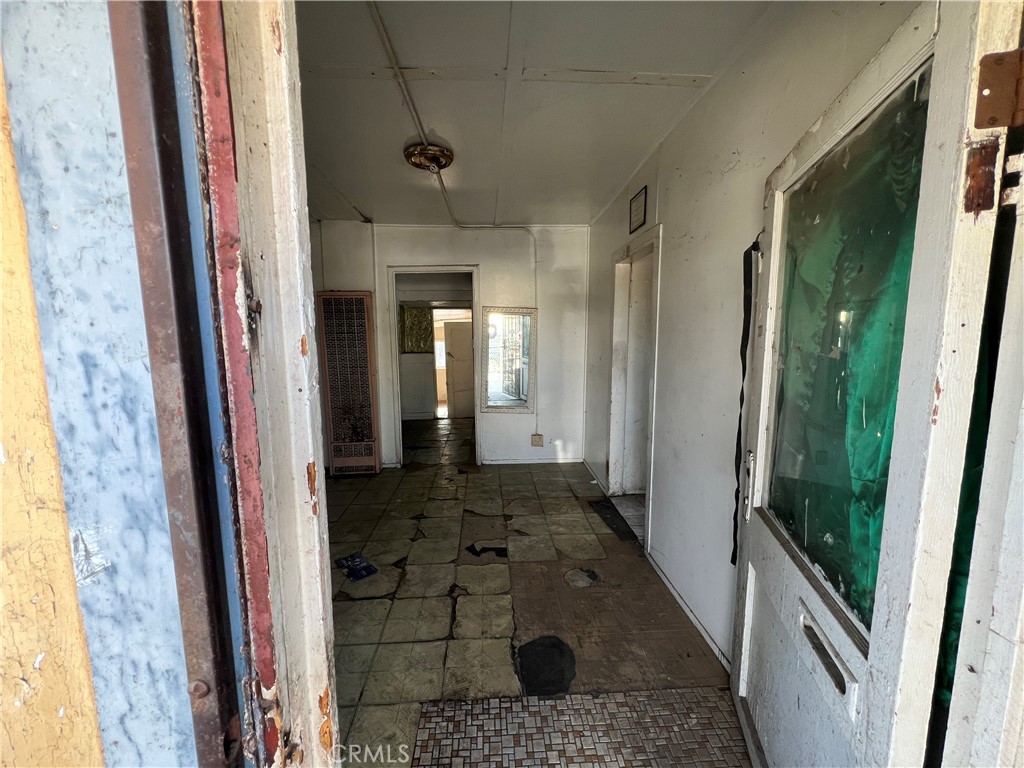 2424 E Stockwell Street Property Photo 4