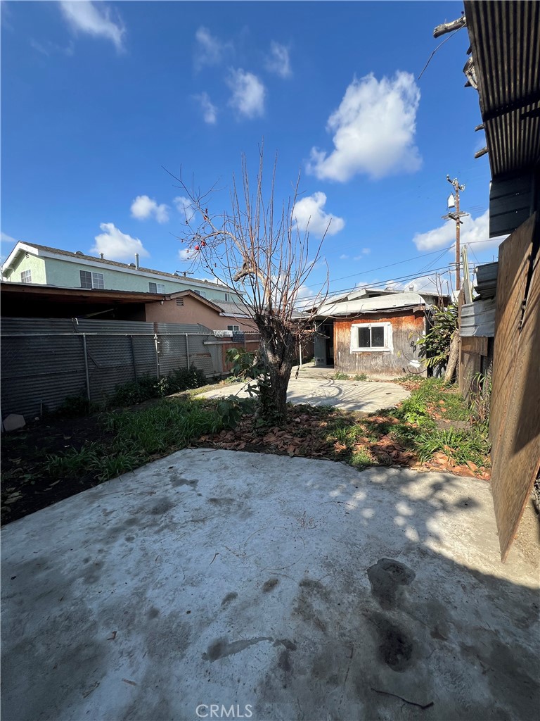 2424 E Stockwell Street Property Photo 15