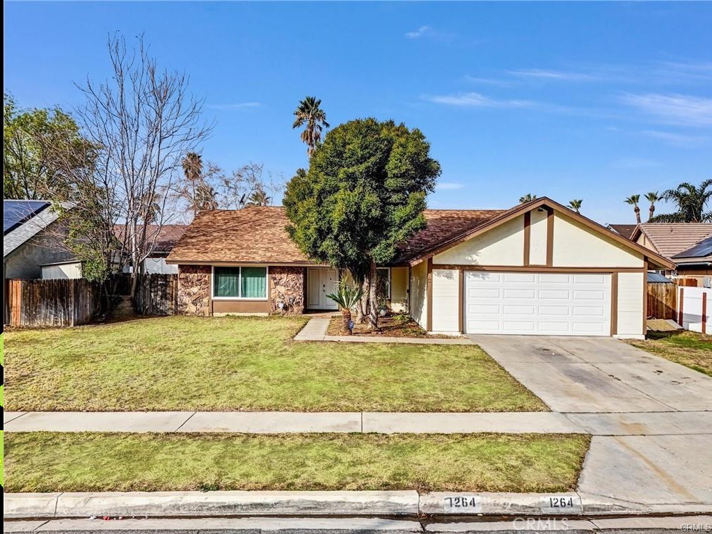 1264 N Mulberry Avenue Property Photo 1