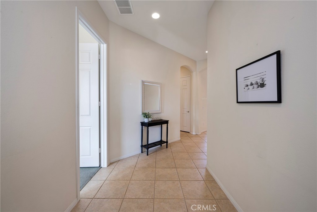 6253 Turnberry Drive Property Photo 4