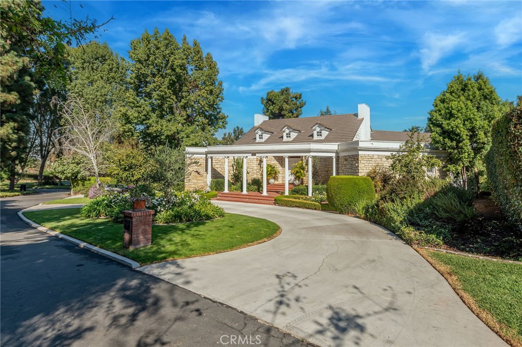 4641 N Virginia Road Property Photo 2