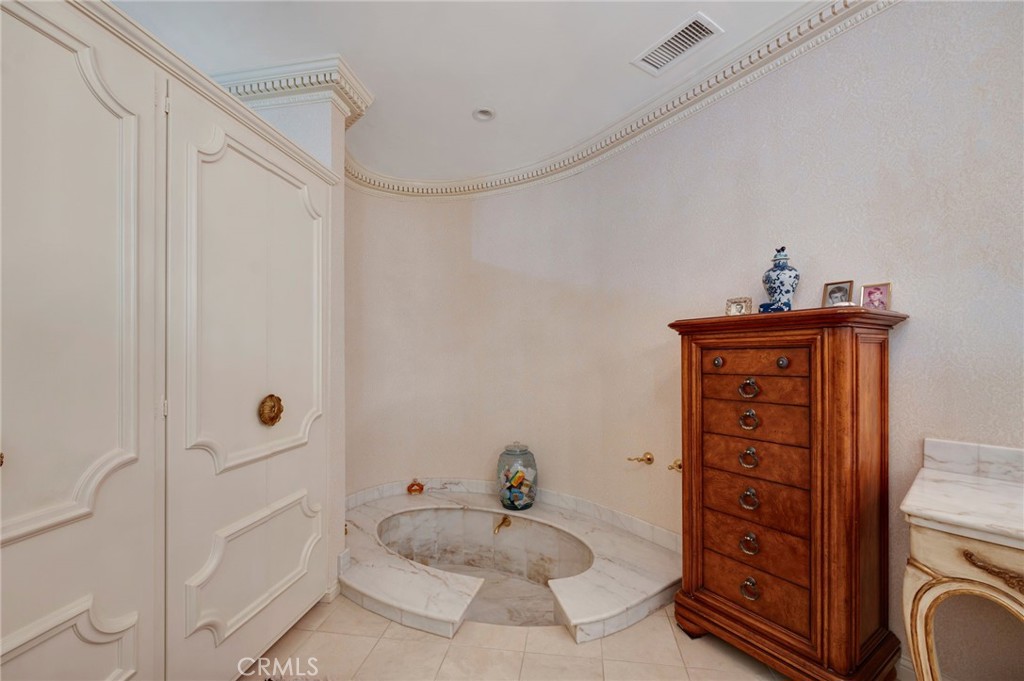 4641 N Virginia Road Property Photo 18