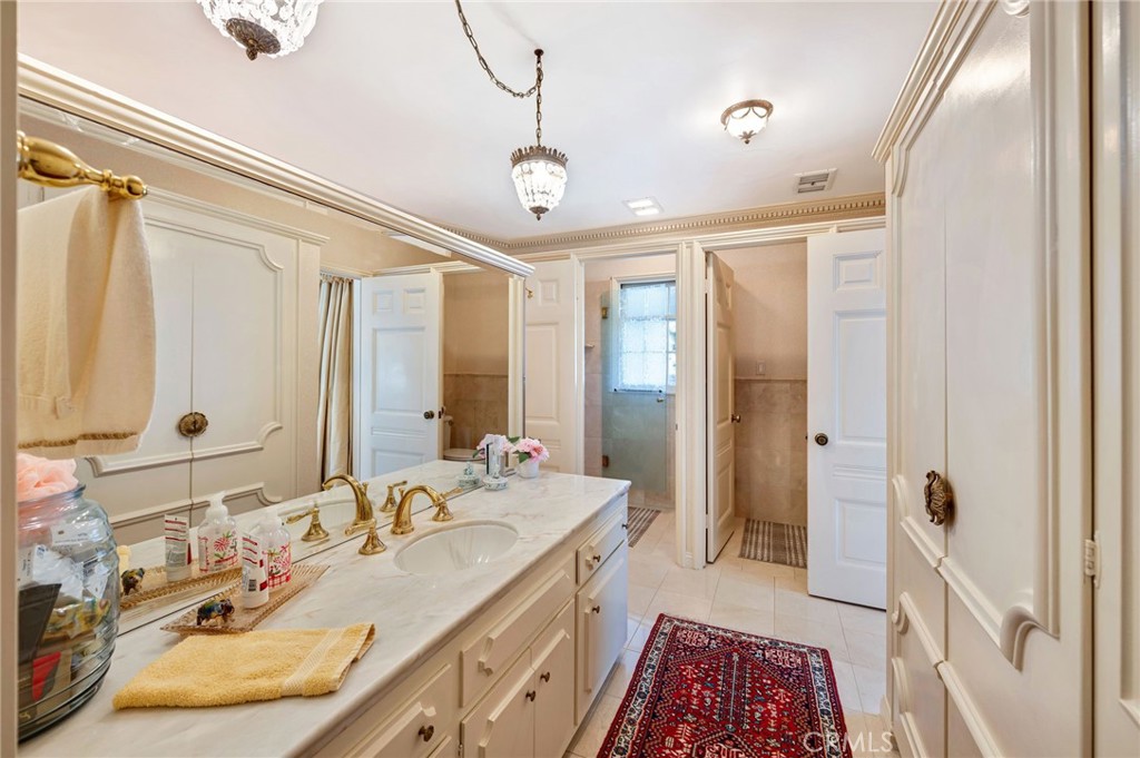 4641 N Virginia Road Property Photo 19