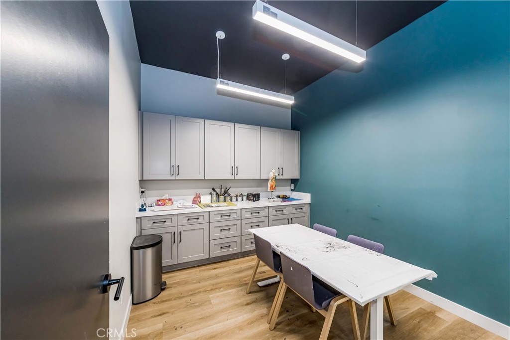 2870 Foothill Boulevard Property Photo 3