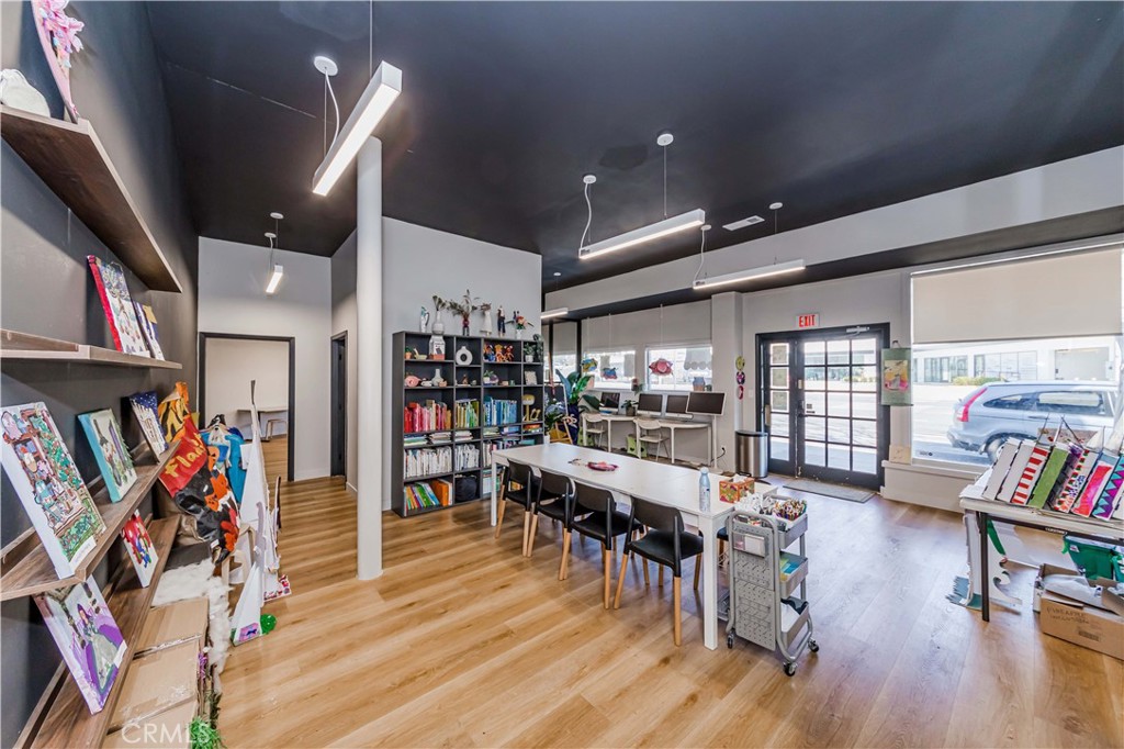 2870 Foothill Boulevard Property Photo 6