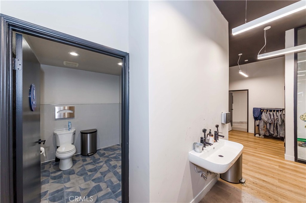 2870 Foothill Boulevard Property Photo 12