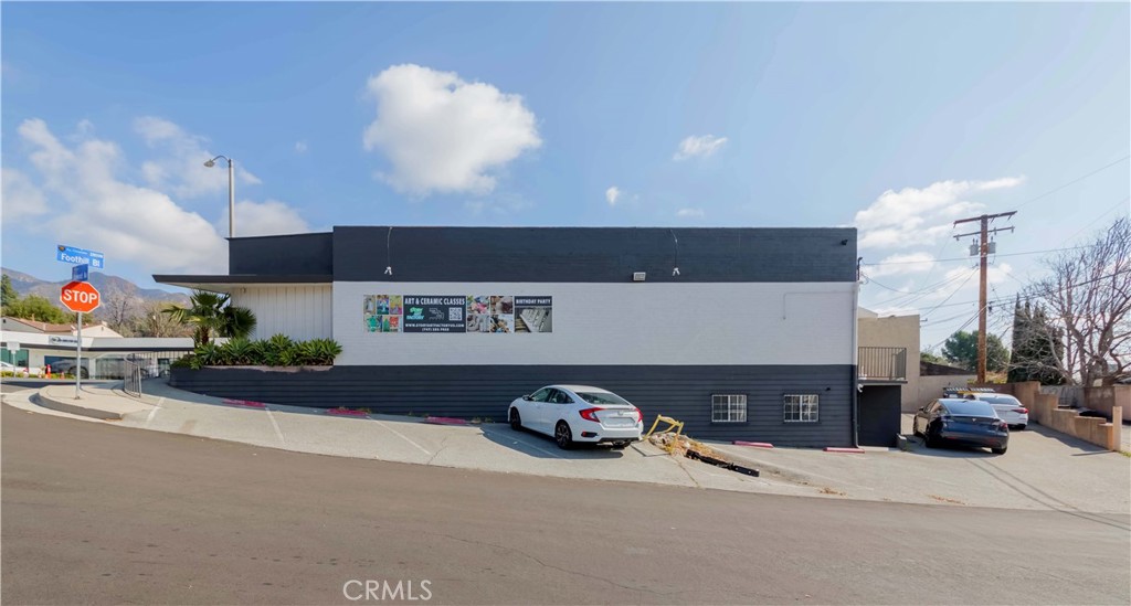 2870 Foothill Boulevard Property Photo 17