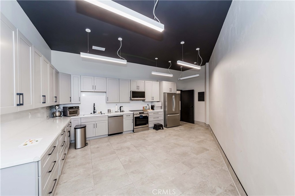 2870 Foothill Boulevard Property Photo 21