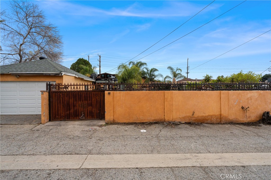 14763 San Fernando Mission Boulevard Property Photo 8