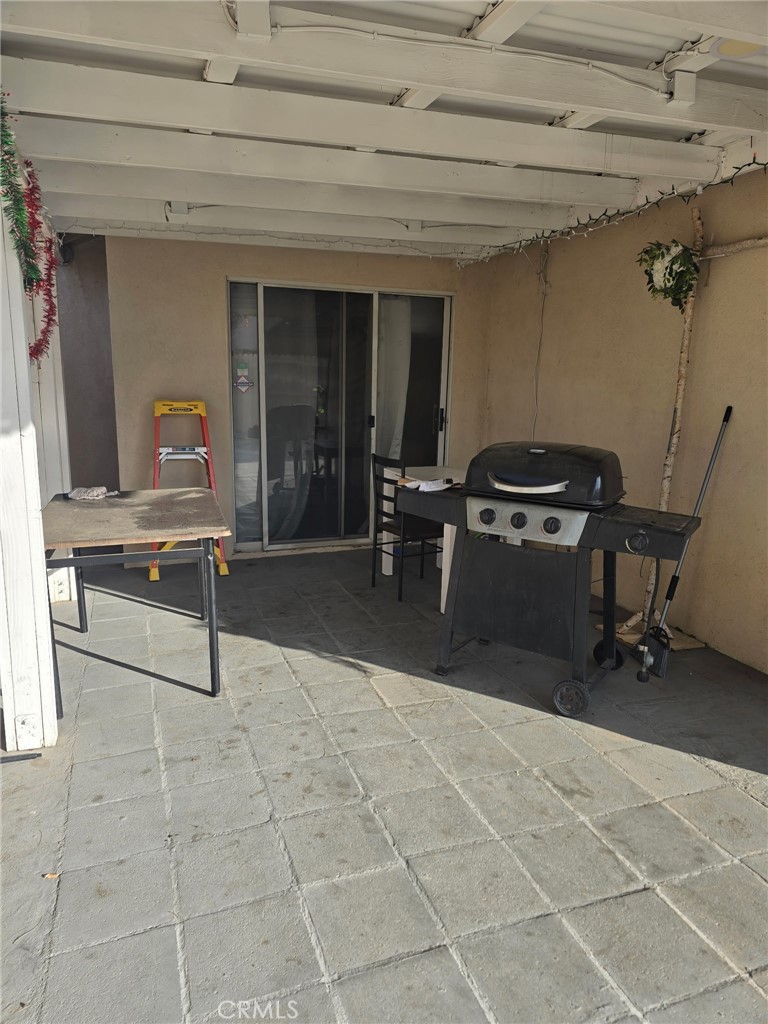 1208 N Fillmore Avenue Property Photo 4