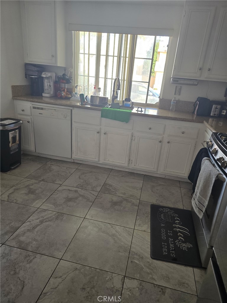 1208 N Fillmore Avenue Property Photo 6