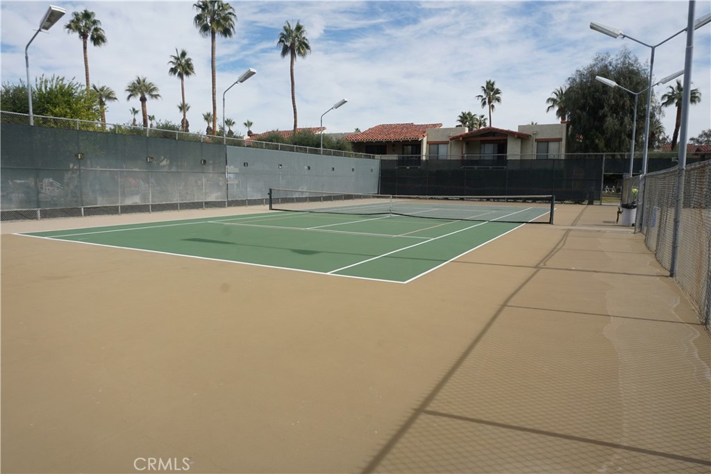 1407 N Sunrise Way 25 Property Photo 10
