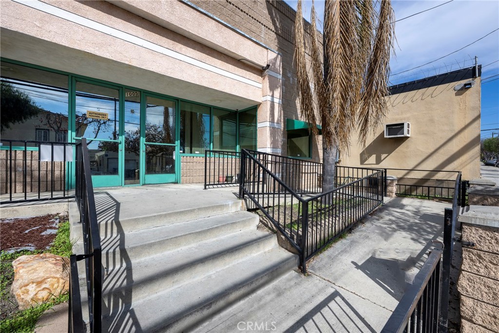 1005 E Burnett Street Property Photo 2