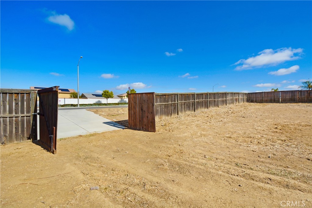 30550 Stern Drive Property Photo 6