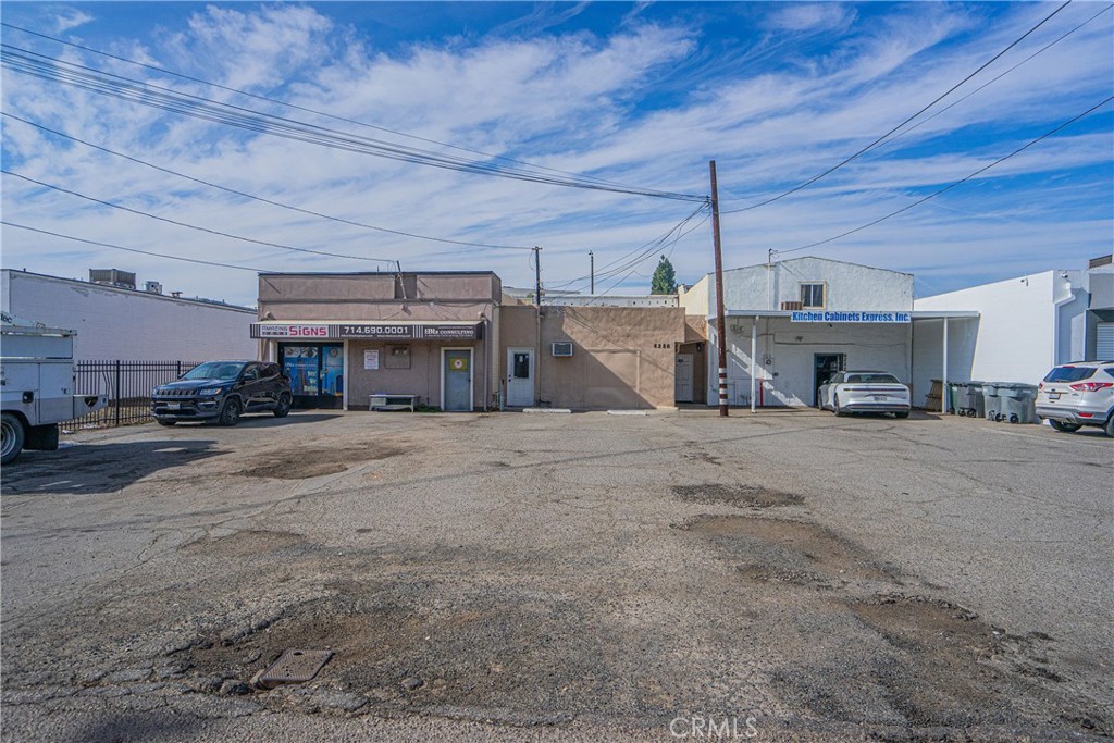 6286 Beach Boulevard Property Photo 2