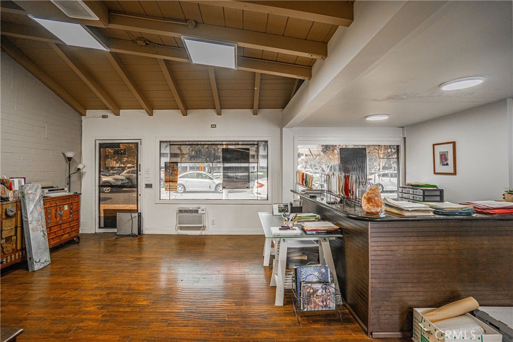 6286 Beach Boulevard Property Photo 3