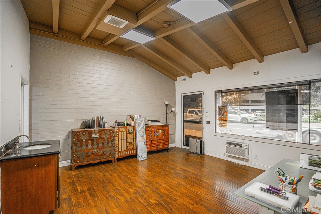 6286 Beach Boulevard Property Photo 5