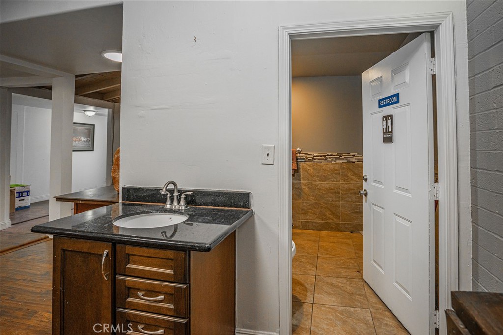 6286 Beach Boulevard Property Photo 8
