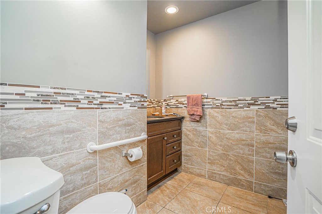 6286 Beach Boulevard Property Photo 9