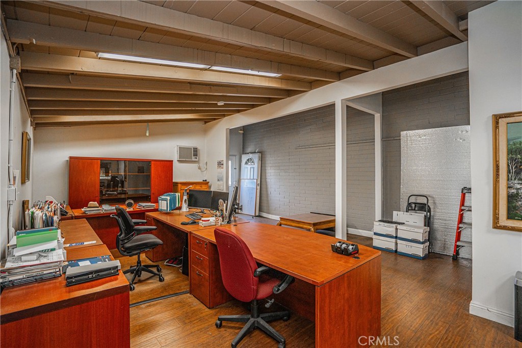 6286 Beach Boulevard Property Photo 11