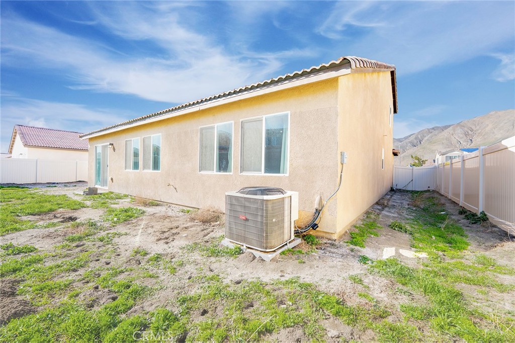 740 Burt Street Property Photo 3