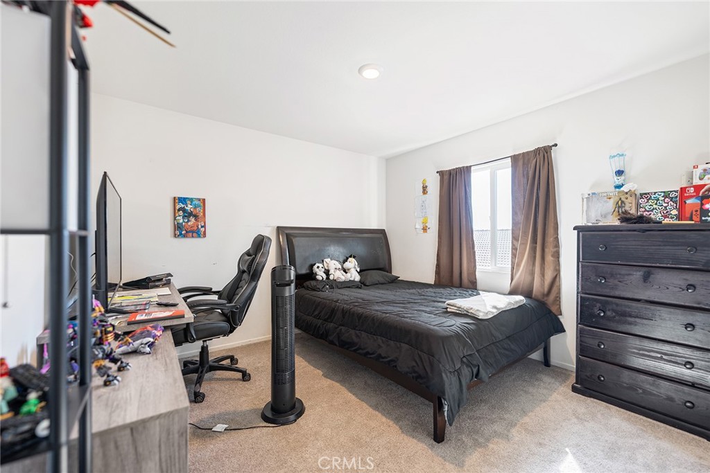 740 Burt Street Property Photo 10