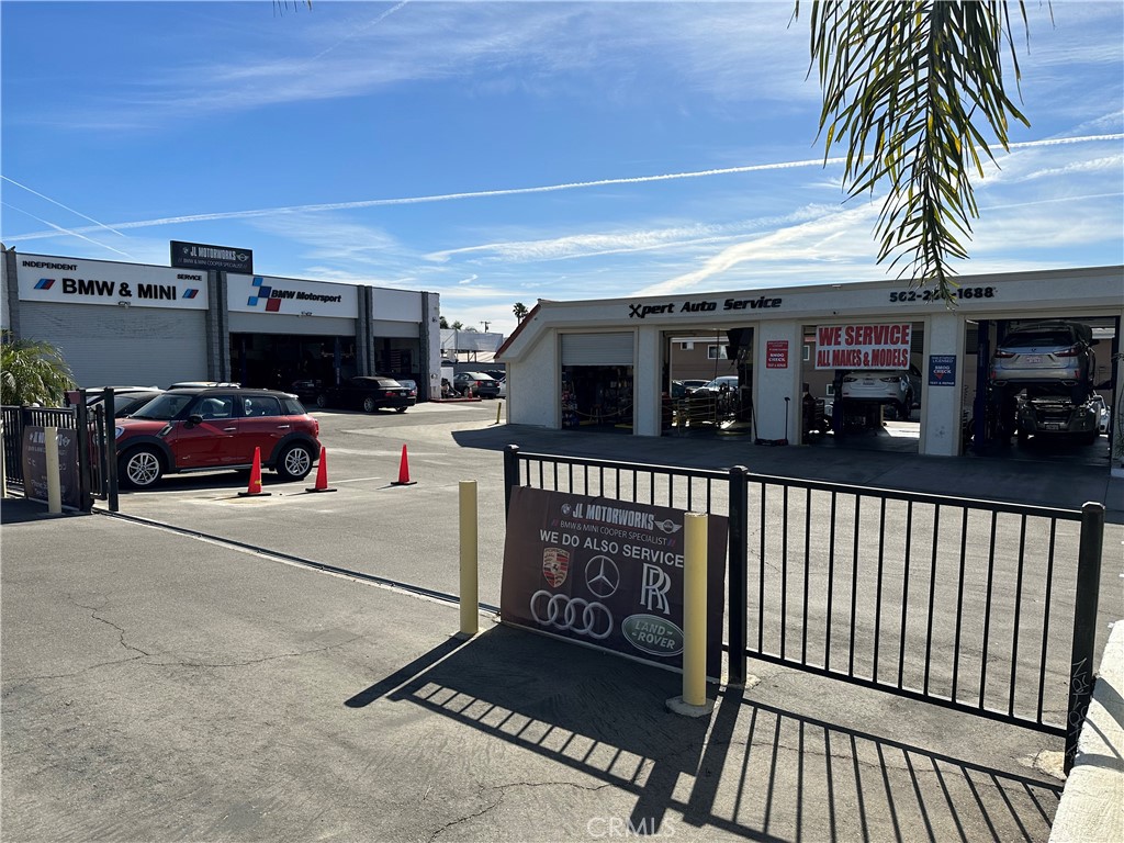 420 400 E Whittier Boulevard Property Photo 1