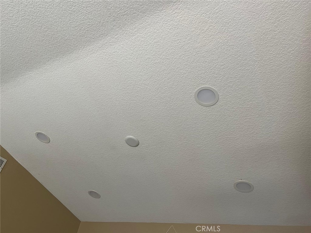 8020 E Goldenrod Lane Property Photo 28