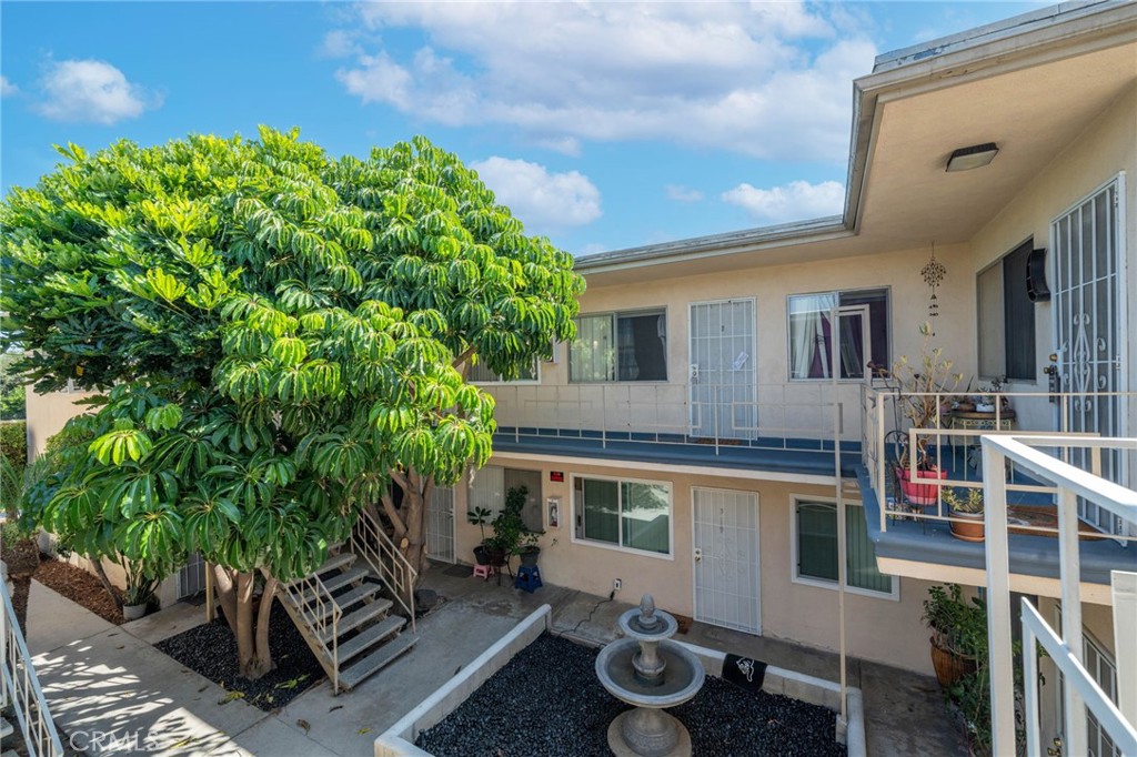 4635 N Bellflower Boulevard Property Photo 6