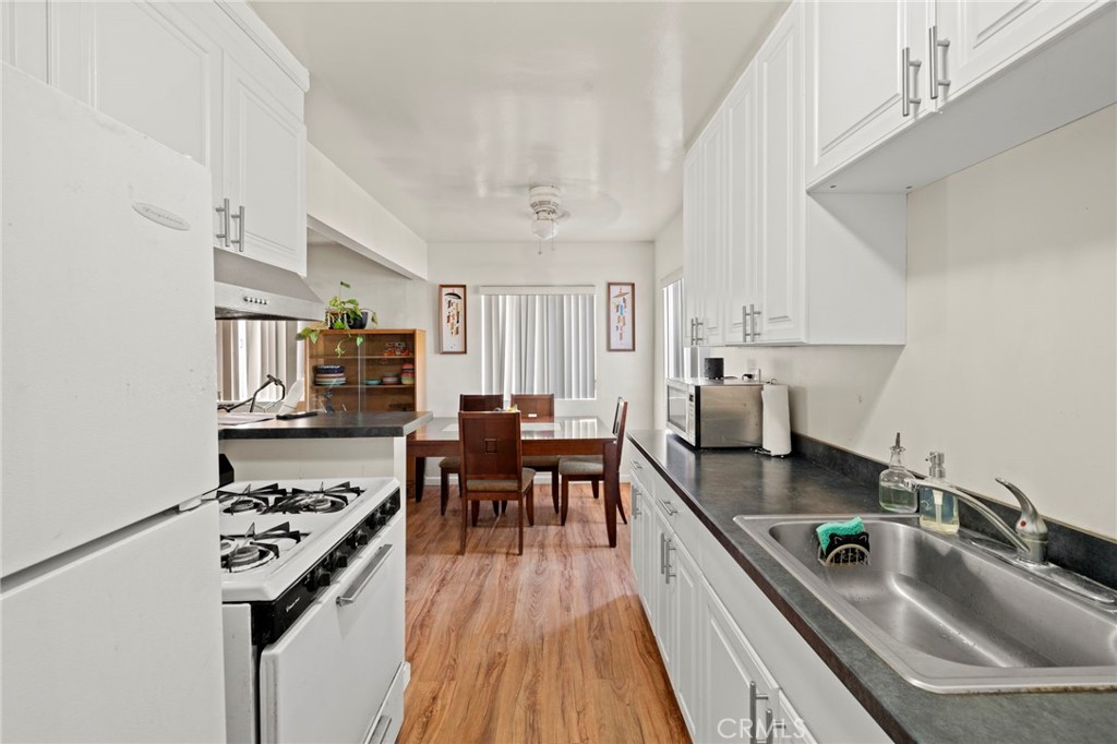 4635 N Bellflower Boulevard Property Photo 8