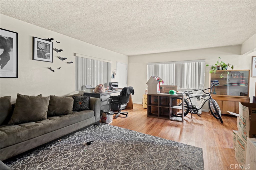 4635 N Bellflower Boulevard Property Photo 9