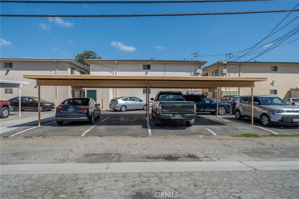 4635 N Bellflower Boulevard Property Photo 10