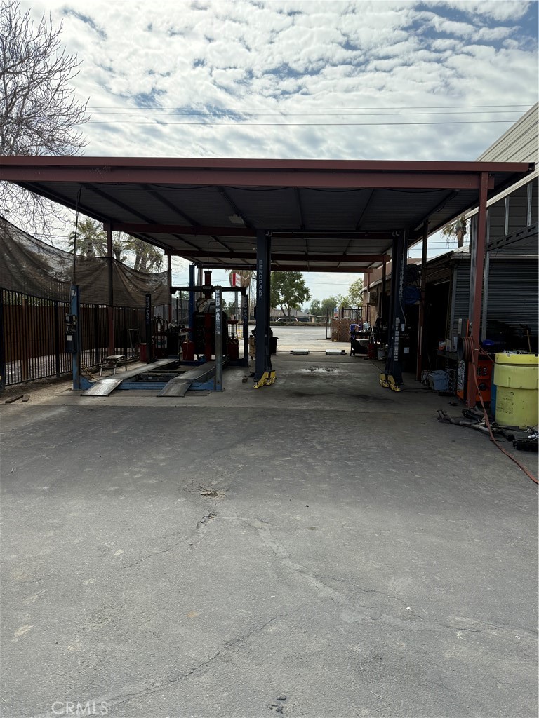 5949 Mission Boulevard Property Photo 5
