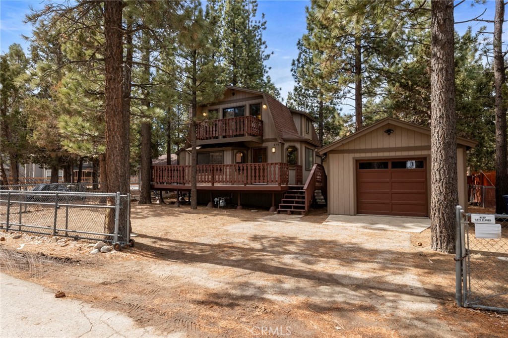 875 D Lane Property Photo 4